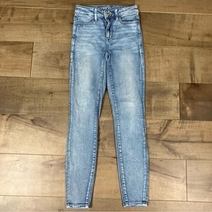 American Eagle Women’s Size 2 Hi-Rise Jegging Light Blue Next Level Stretch